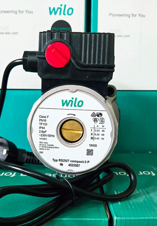 Циркуляционный насос Wilo RS 25/7-130